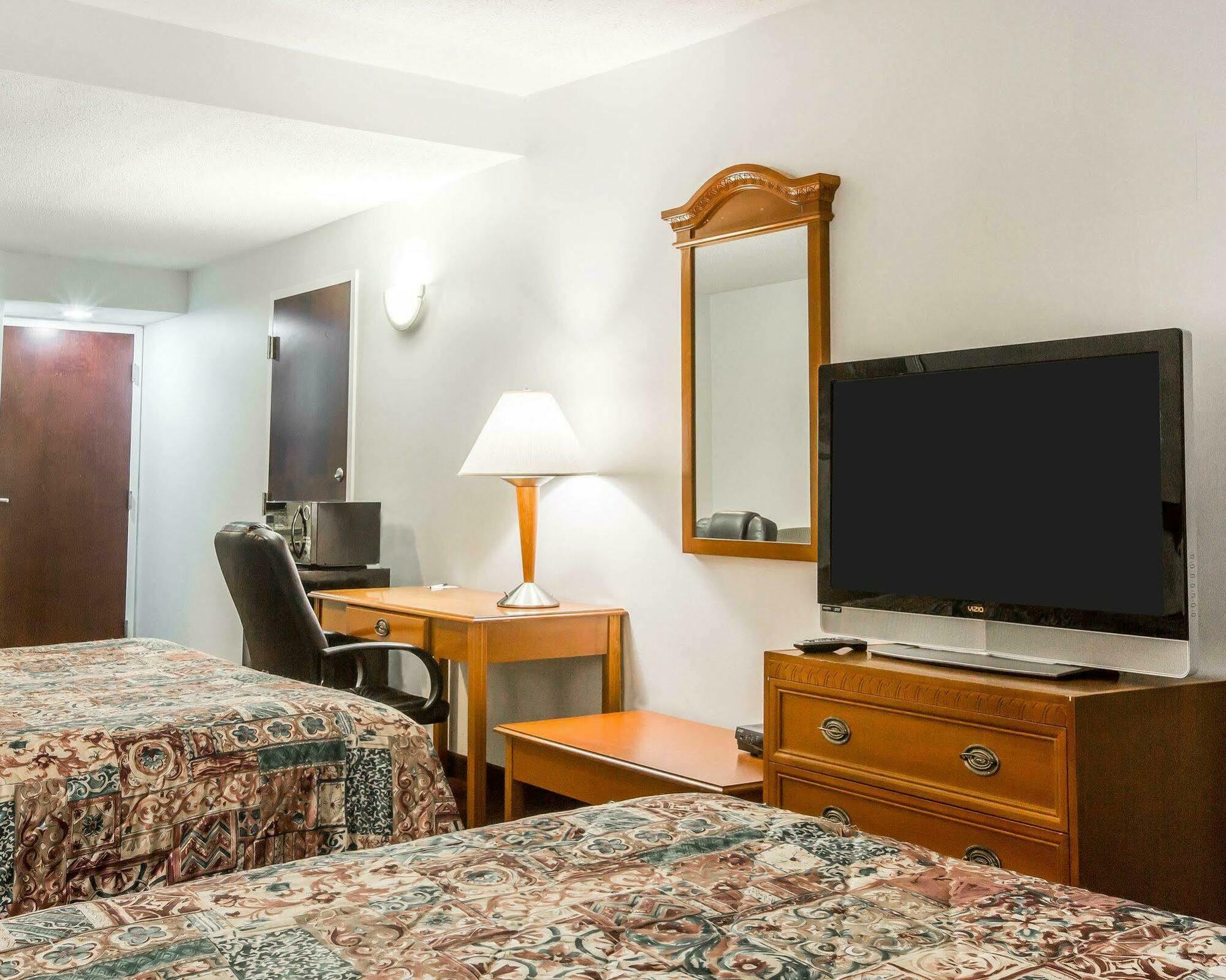 Rodeway Inn & Suites New Paltz- Hudson Valley Екстер'єр фото